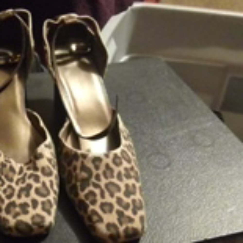 Heels - Picture 3 of 4